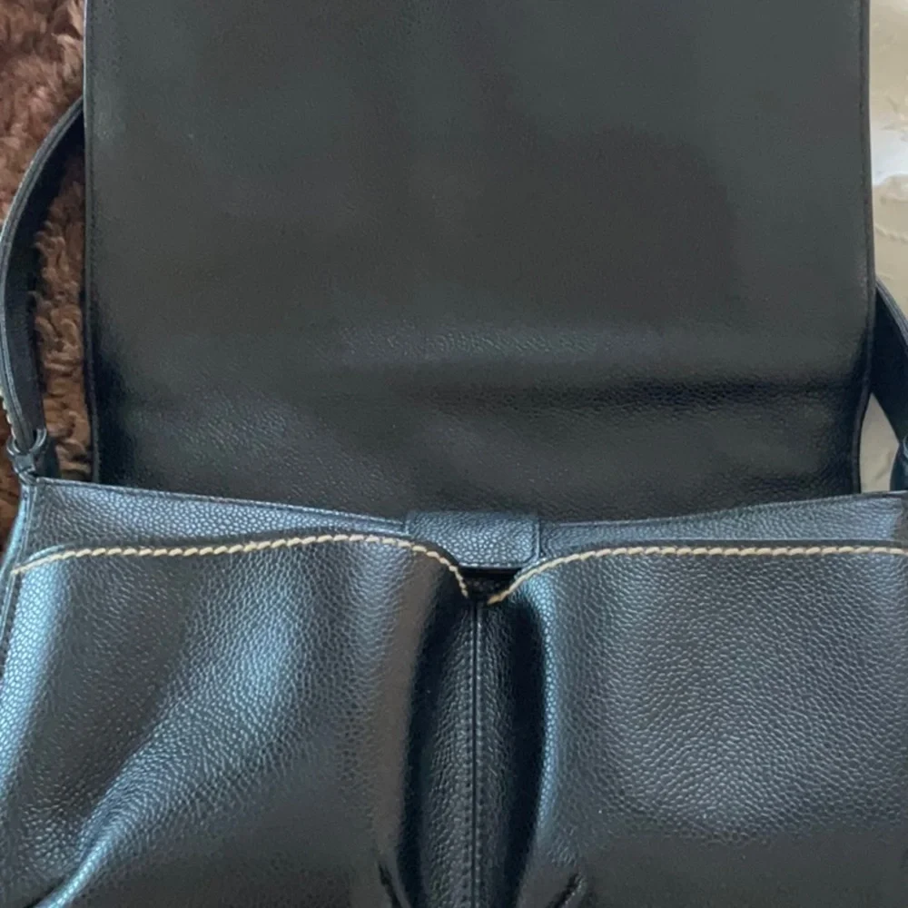 AUTH CHANEL BLACK BAG CAVIAR LEATHER STUNNING